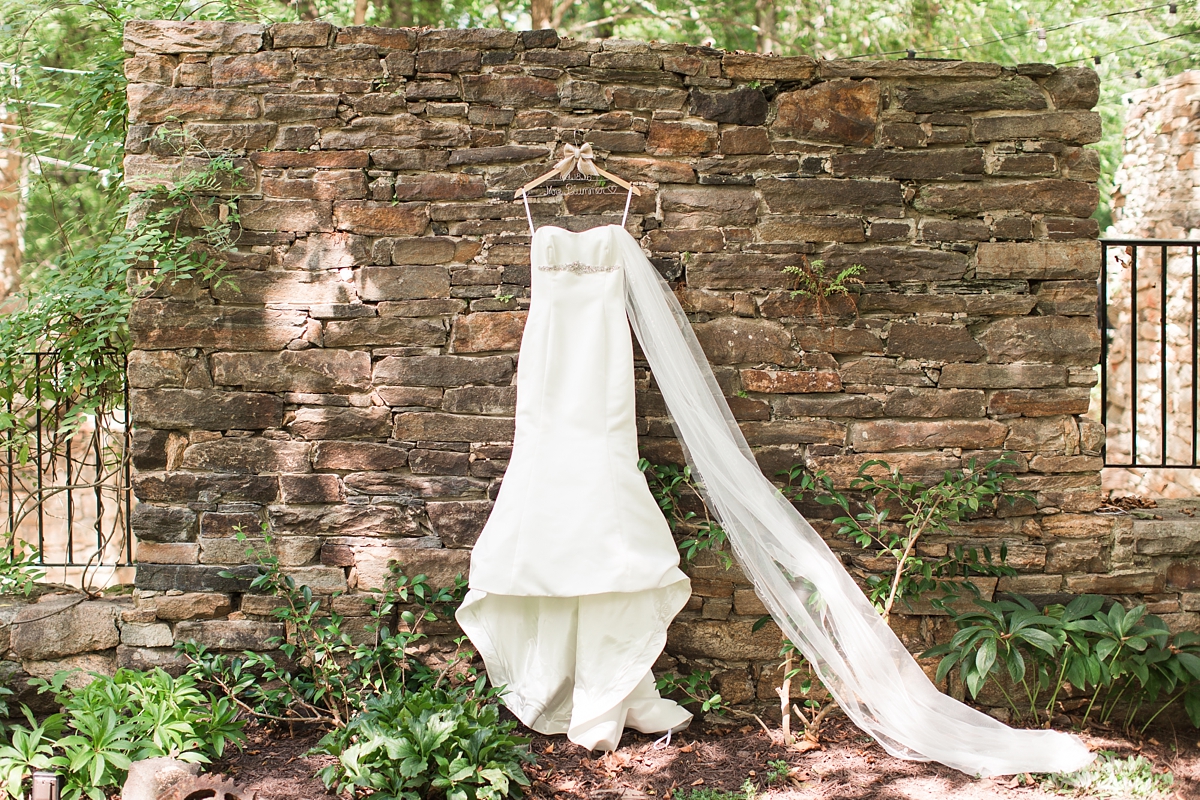 a-romantic-pastel-wedding-mill-at-fine-creek-photo_3403