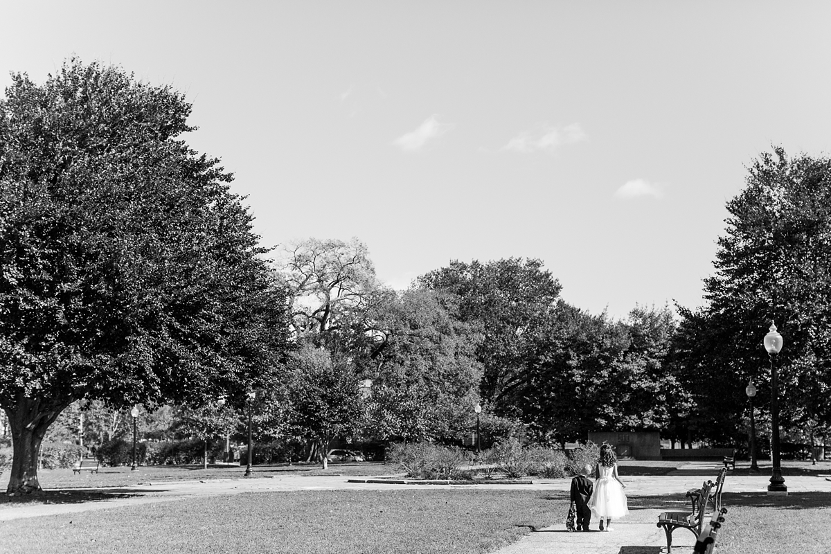 classic-black-and-white-union-station-wedding-pictures_4008
