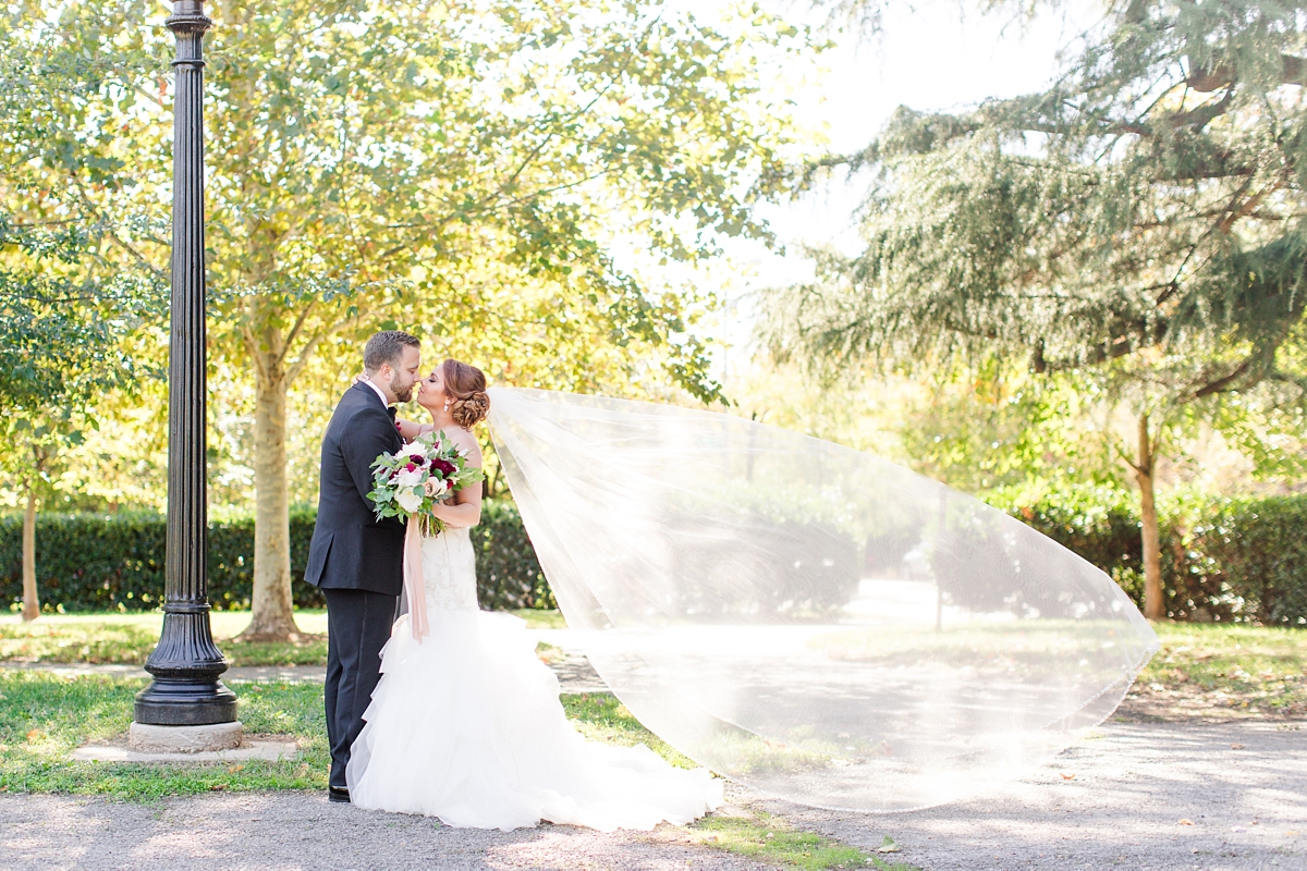 classic-black-and-white-union-station-wedding-pictures_4010
