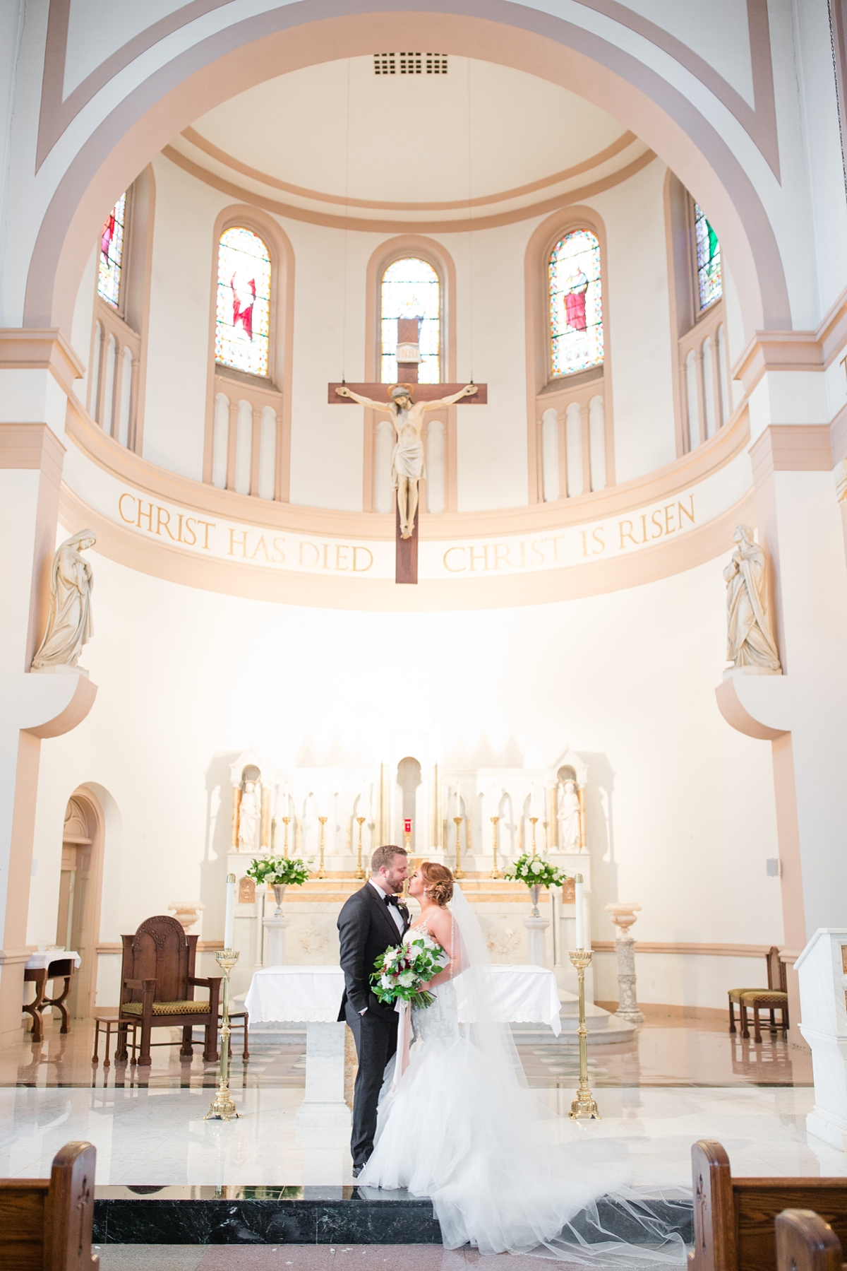 classic-black-and-white-union-station-wedding-pictures_4041