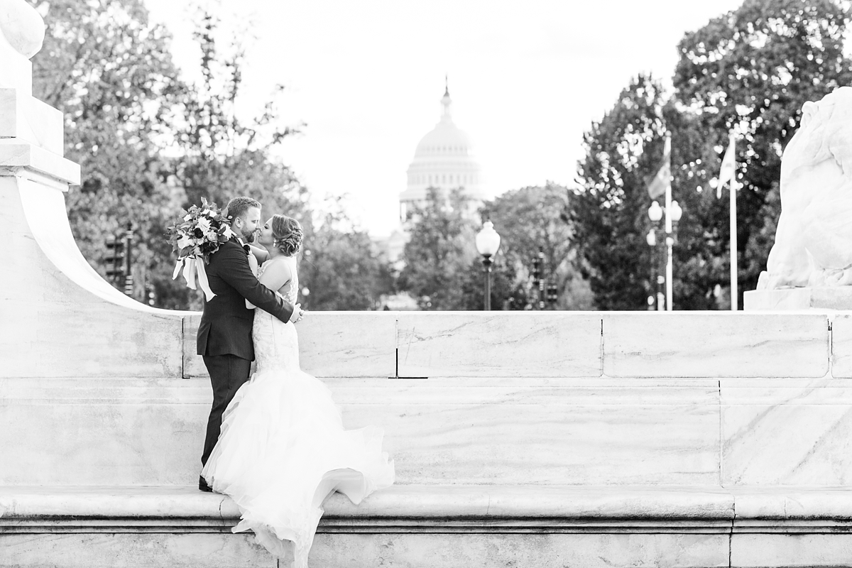 classic-black-and-white-union-station-wedding-pictures_4048