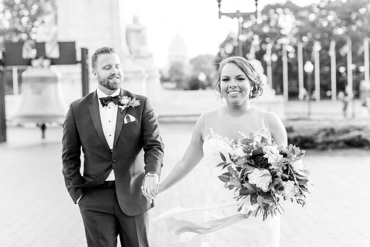 classic-black-and-white-union-station-wedding-pictures_4051