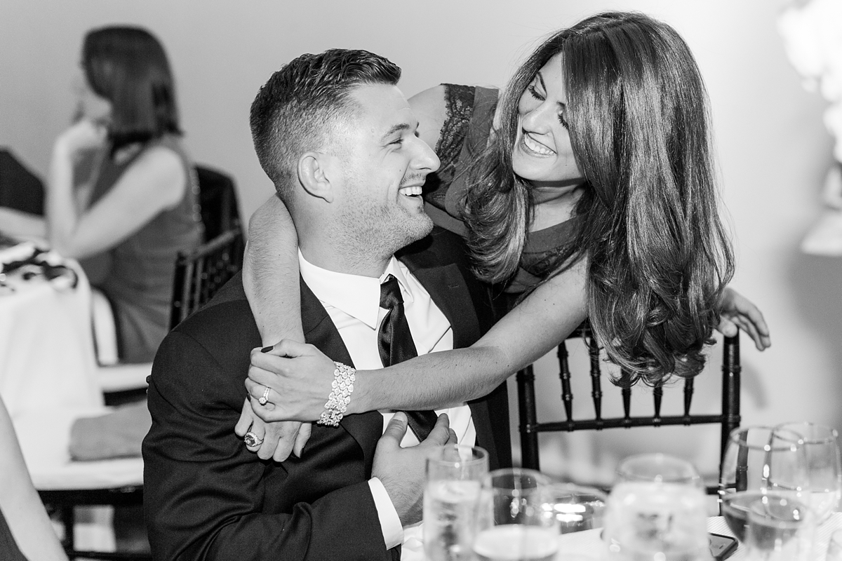classic-black-and-white-union-station-wedding-pictures_4068