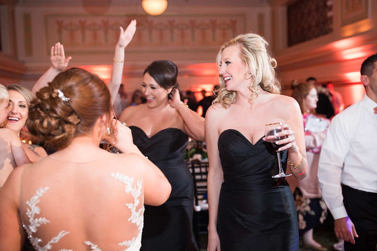 classic-black-and-white-union-station-wedding-pictures_4071
